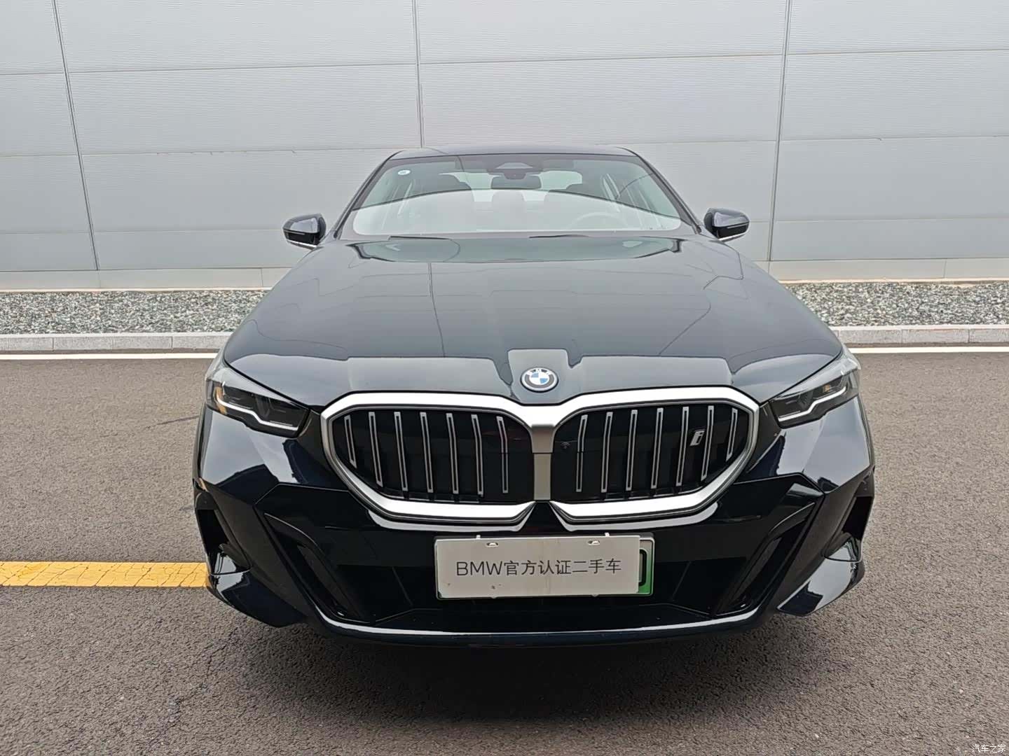 BMW i5, 2025 1