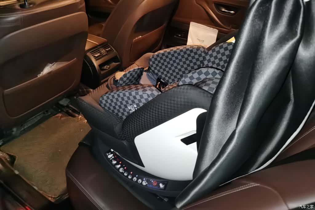 BMW 5 Series, 2015 11
