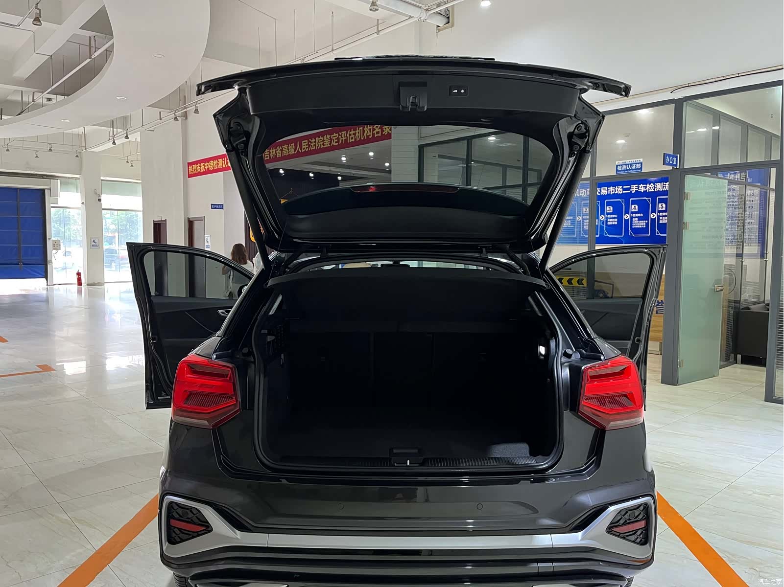 Audi Q2L, 2022 11