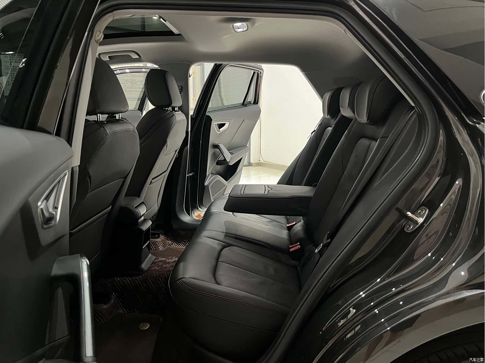 Audi Q2L, 2022 9