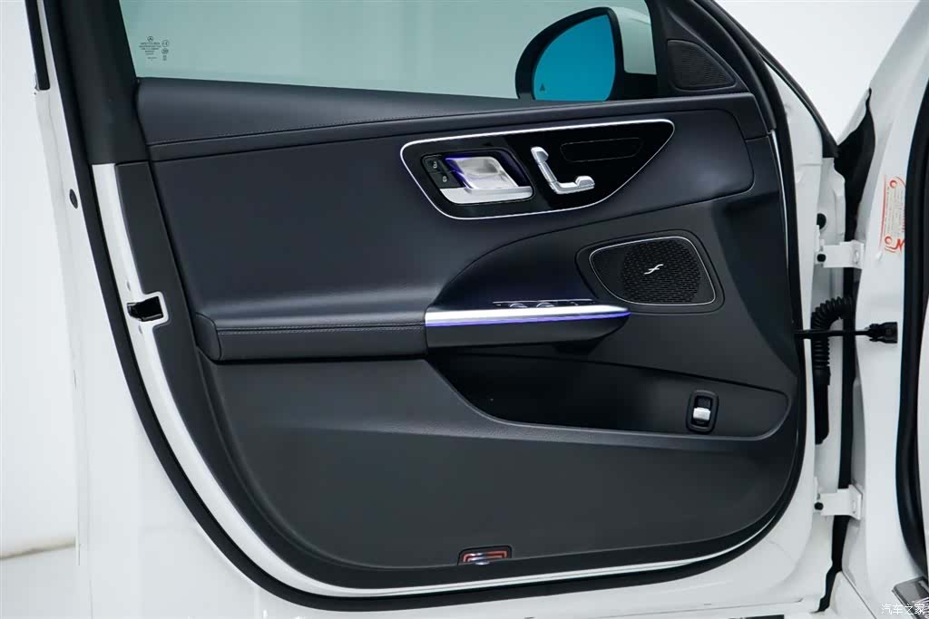 Mercedes-Benz C-Class, 2023 15