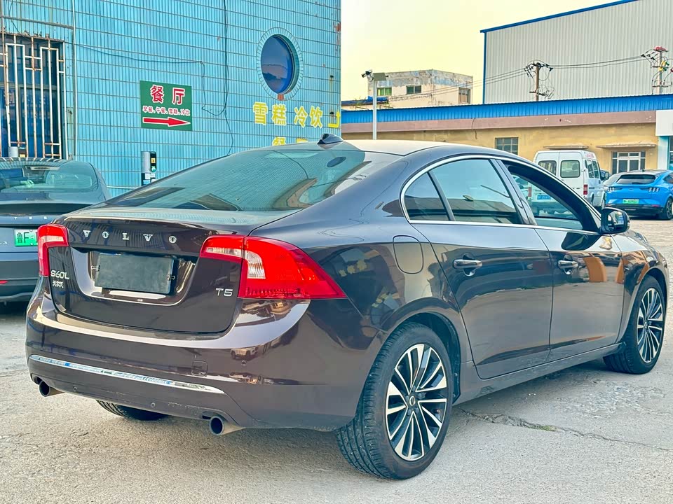Volvo S60