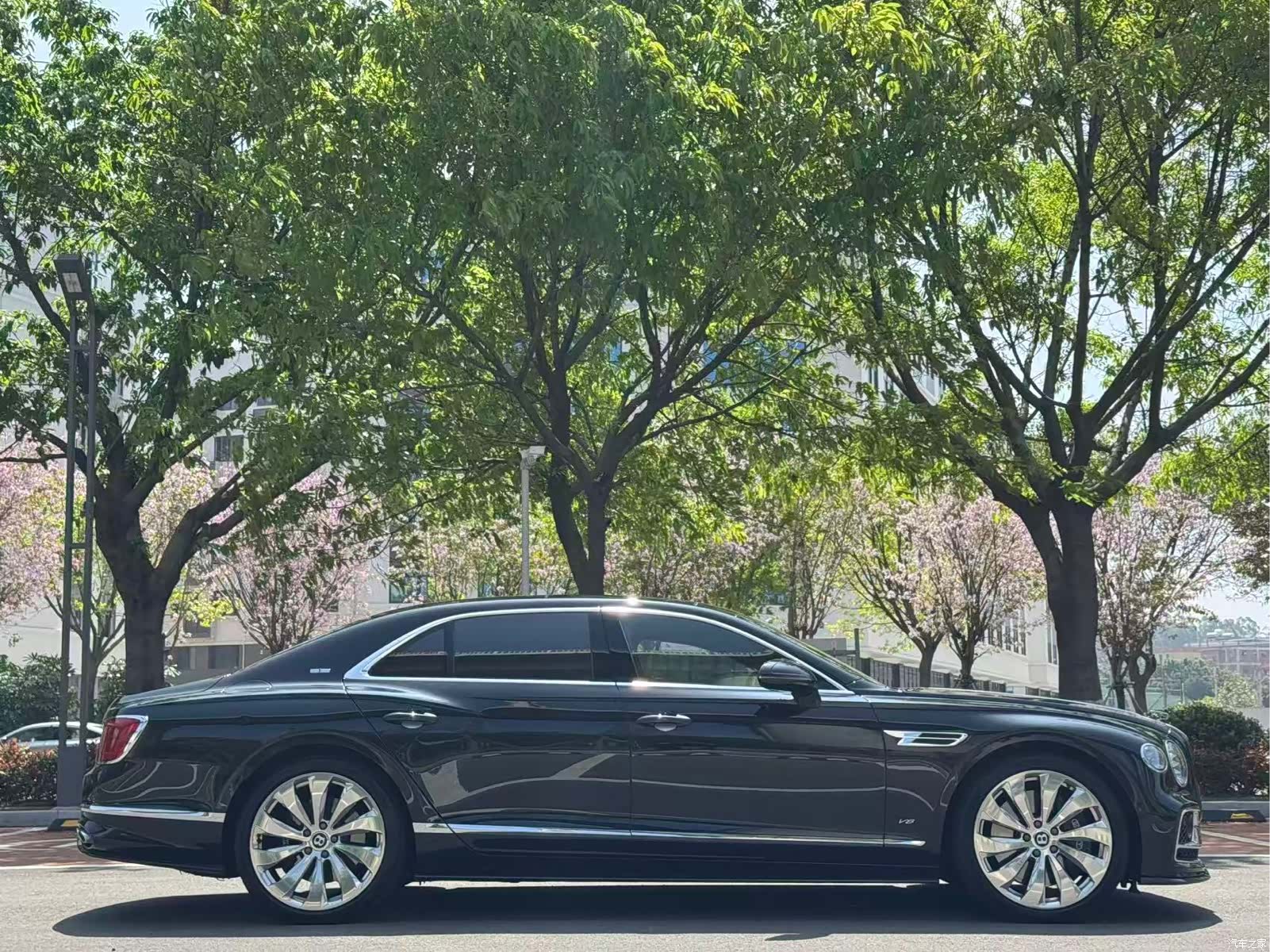 Bentley Flying Spur, 2021 14
