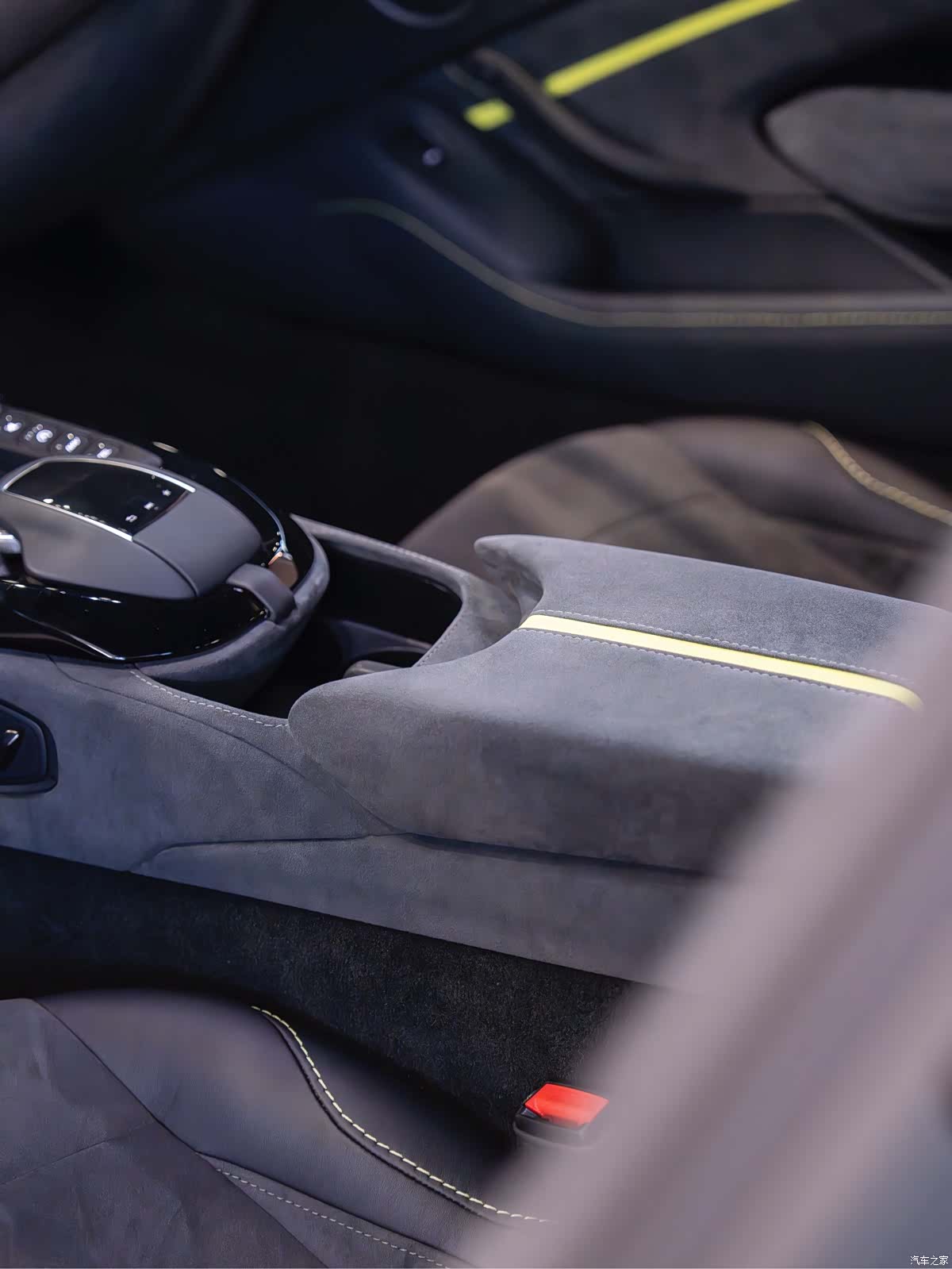 Aston Martin Vantage, 2024 14