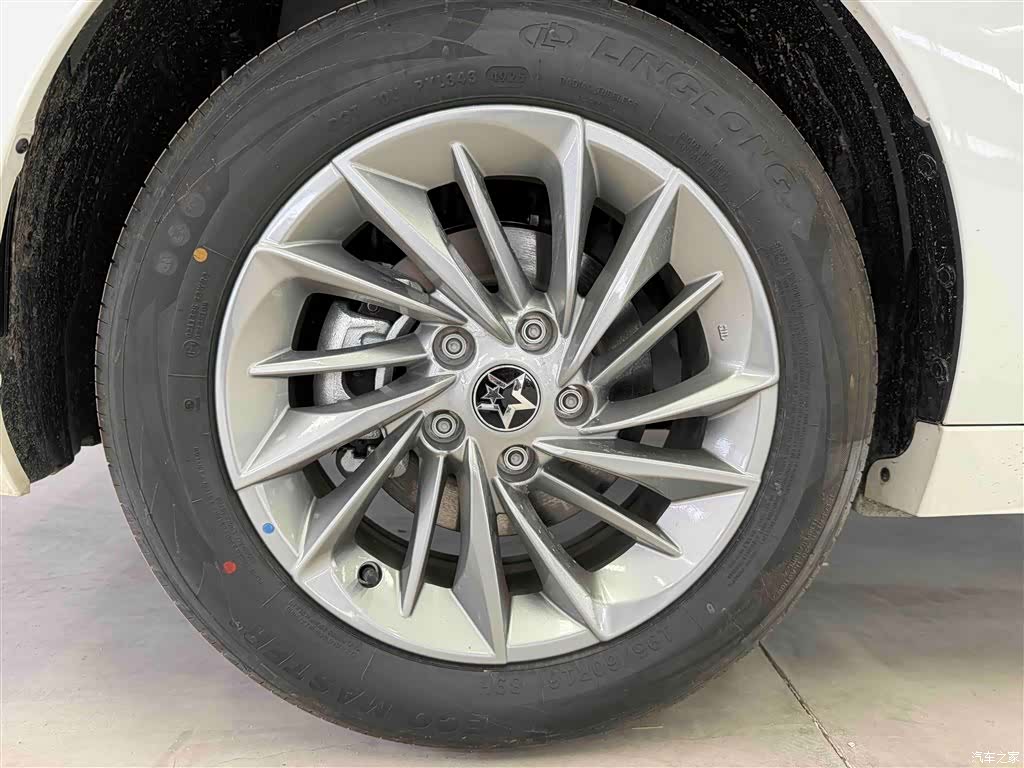Nissan D60, 2026 7