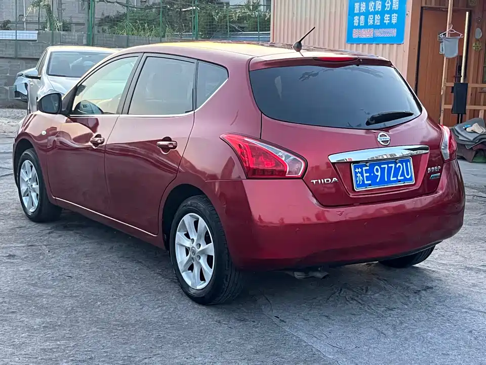 Nissan TIIDA