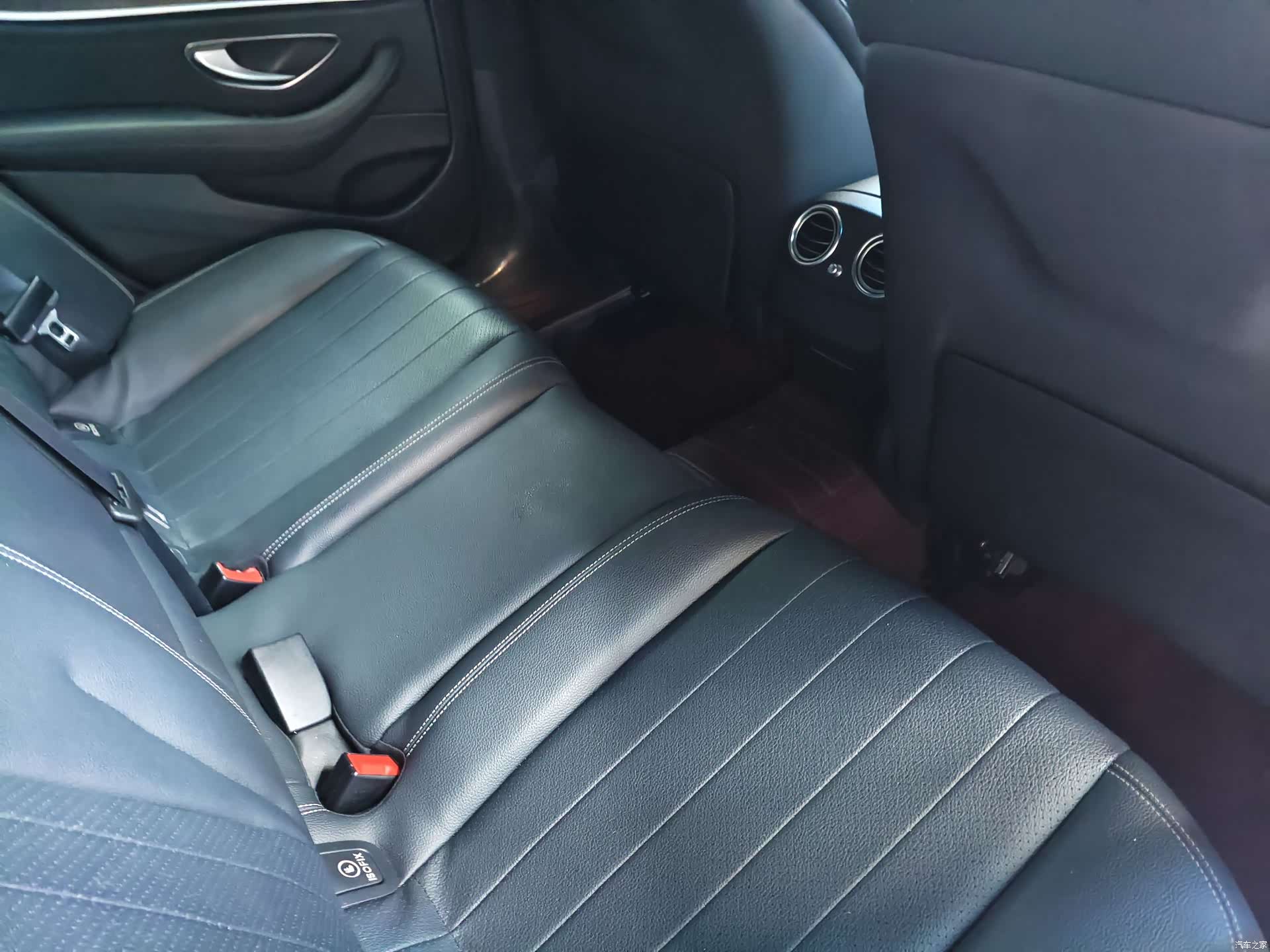 Mercedes-Benz E-Class, 2022 15