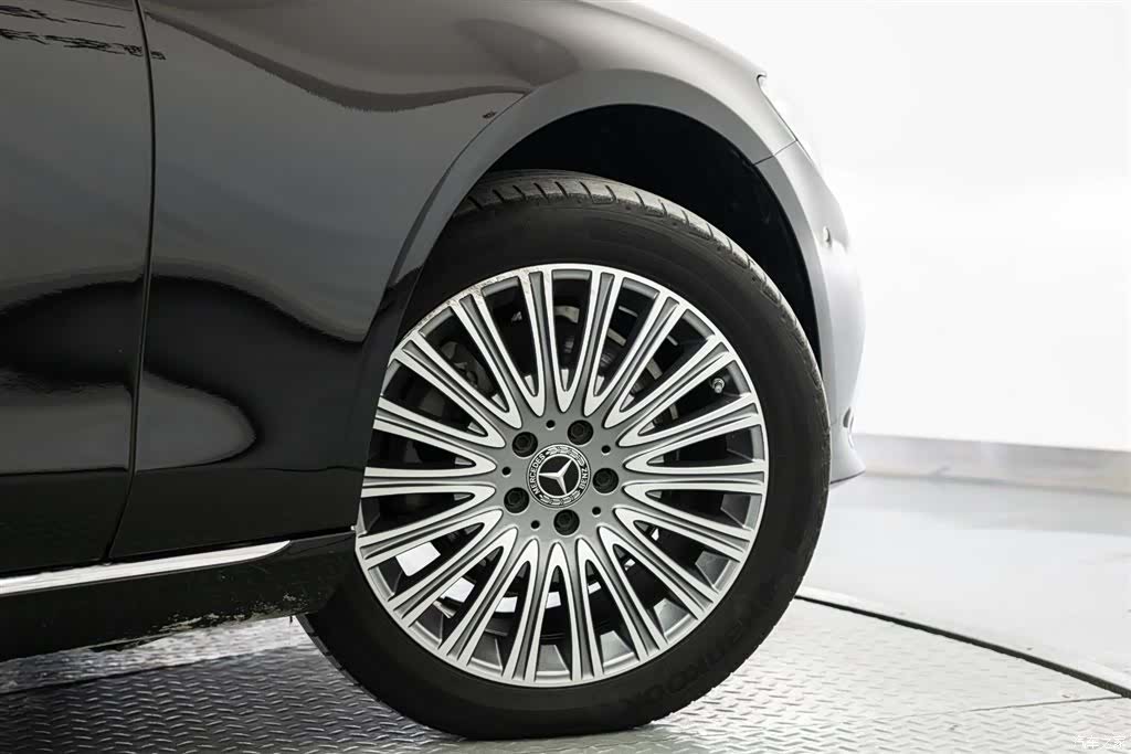 Mercedes-Benz E-Class, 2023 20