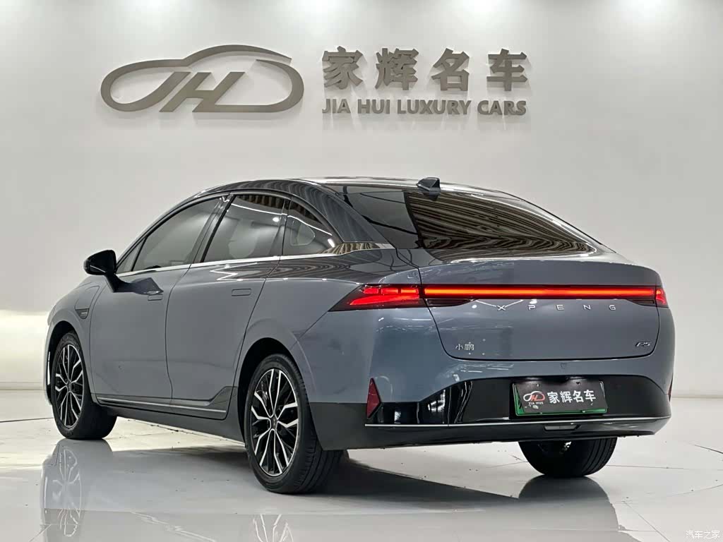 Xpeng P5, 2022 все фото