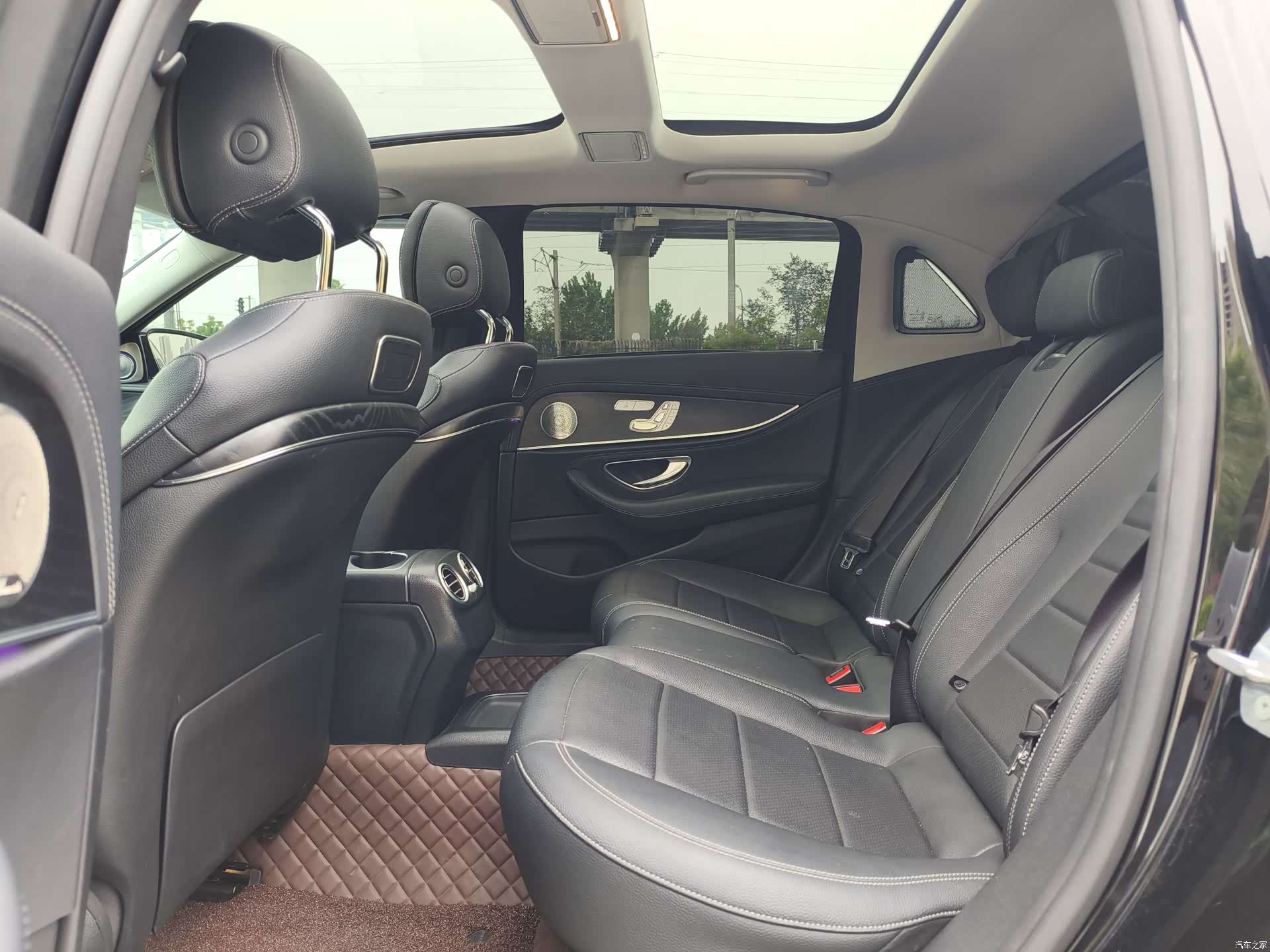 Mercedes-Benz E-Class, 2019 11