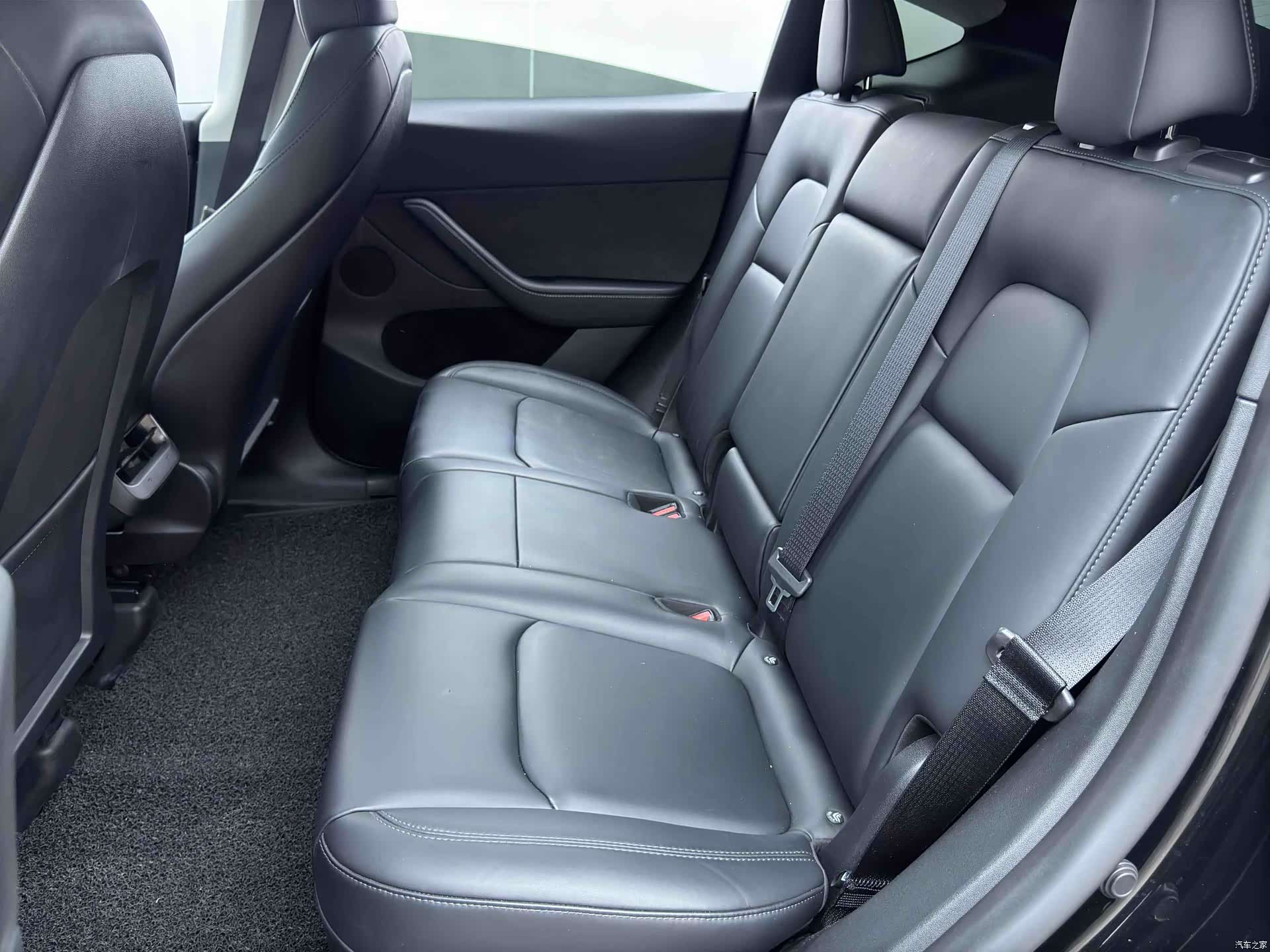 Tesla Model Y, 2023 20