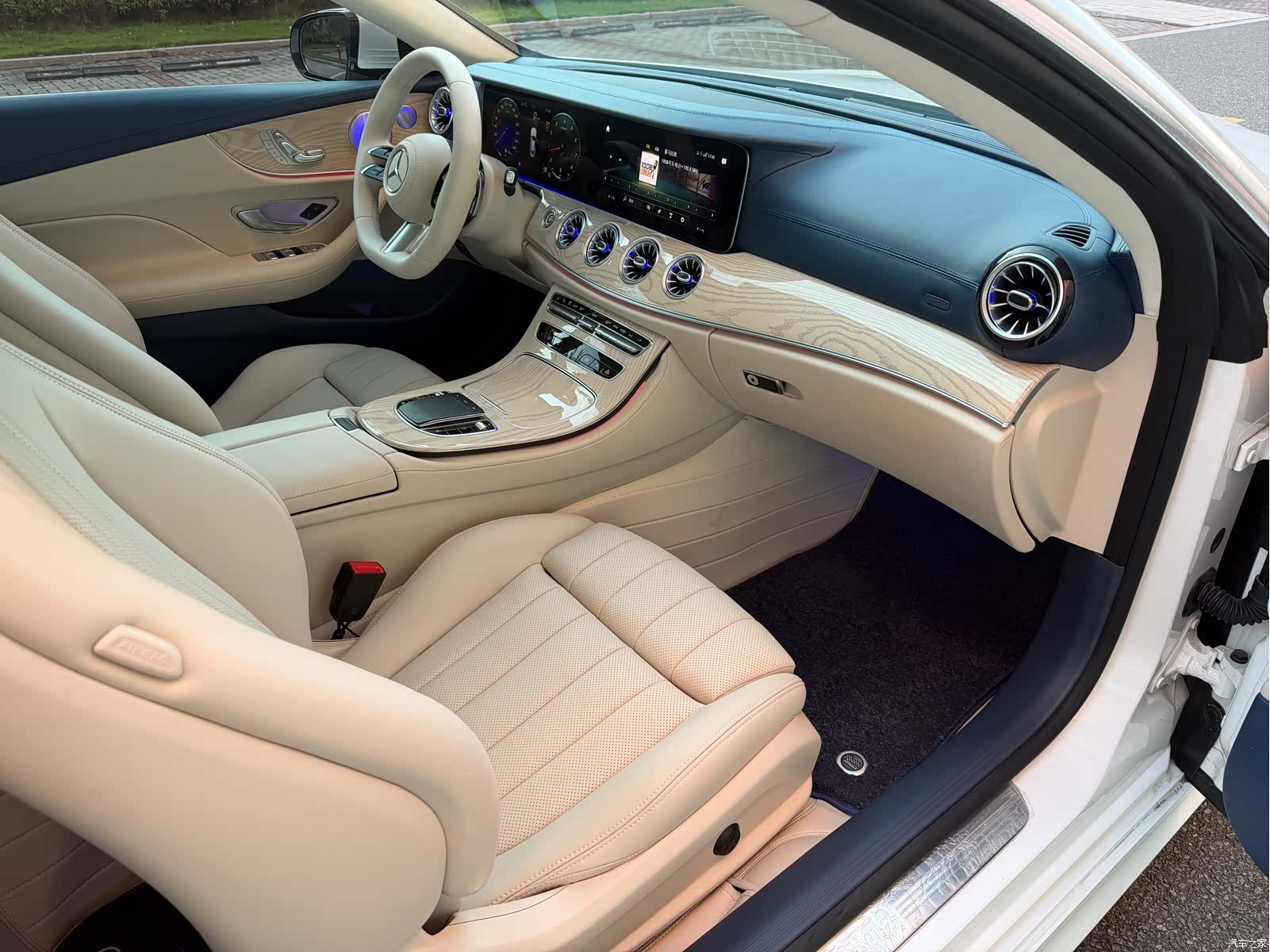 Mercedes-Benz E-Class, 2022 15