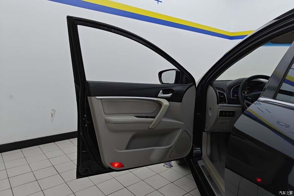 Geely Emgrand, 2015 7