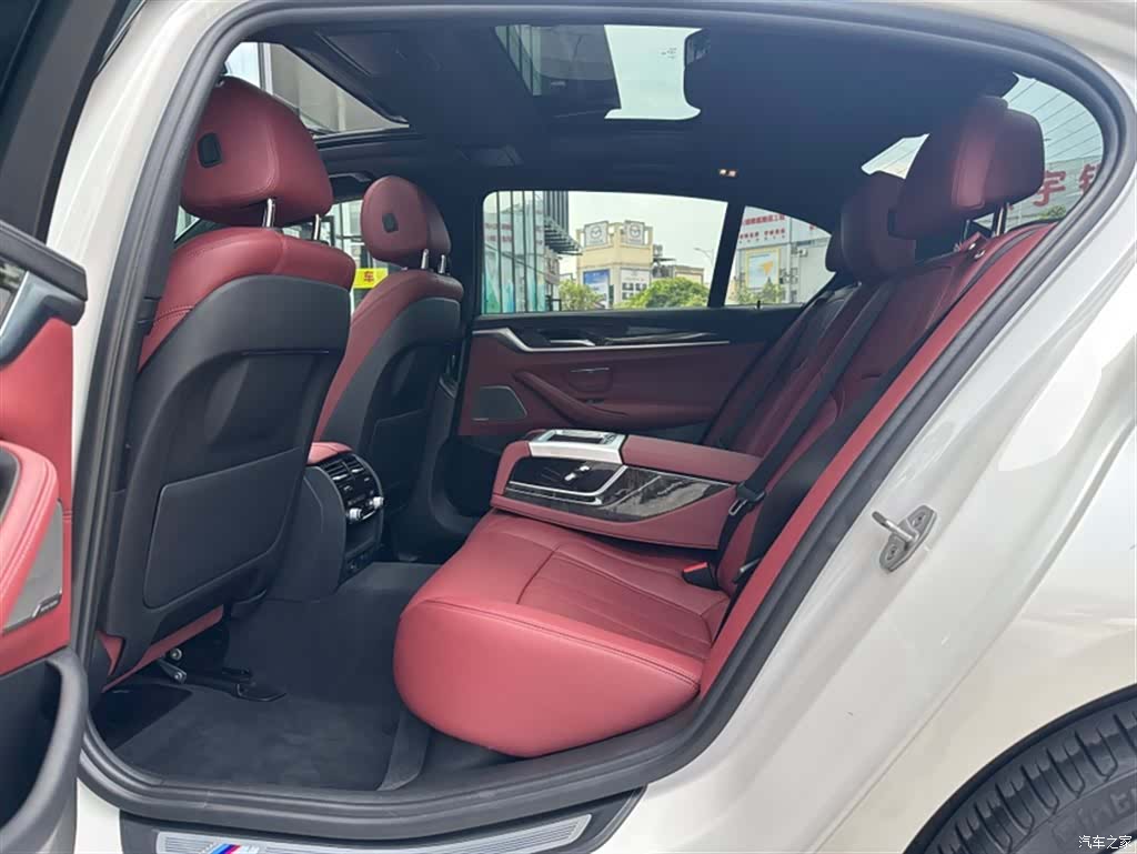 BMW 5 Series, 2018 24