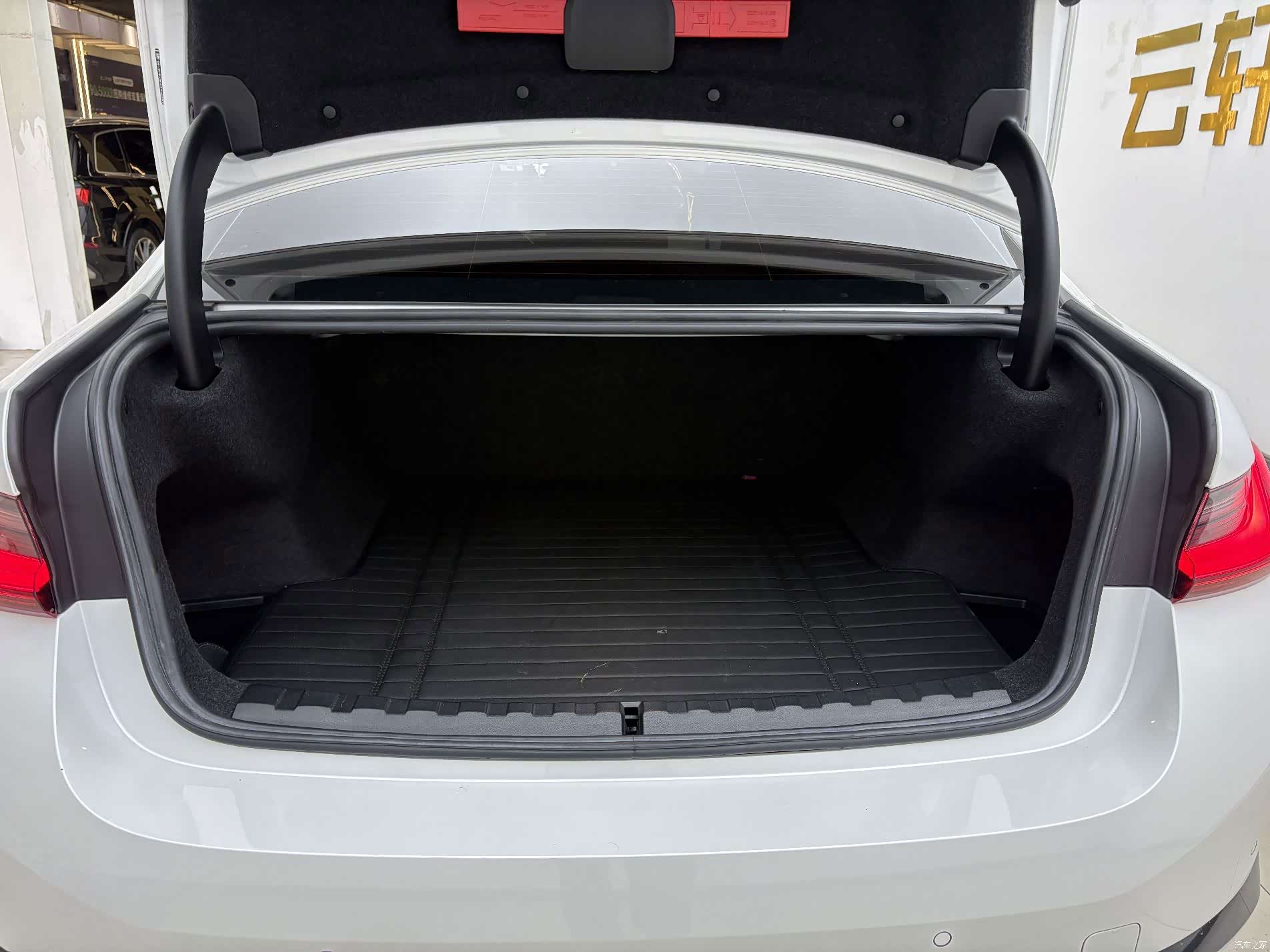 BMW i3, 2024 6