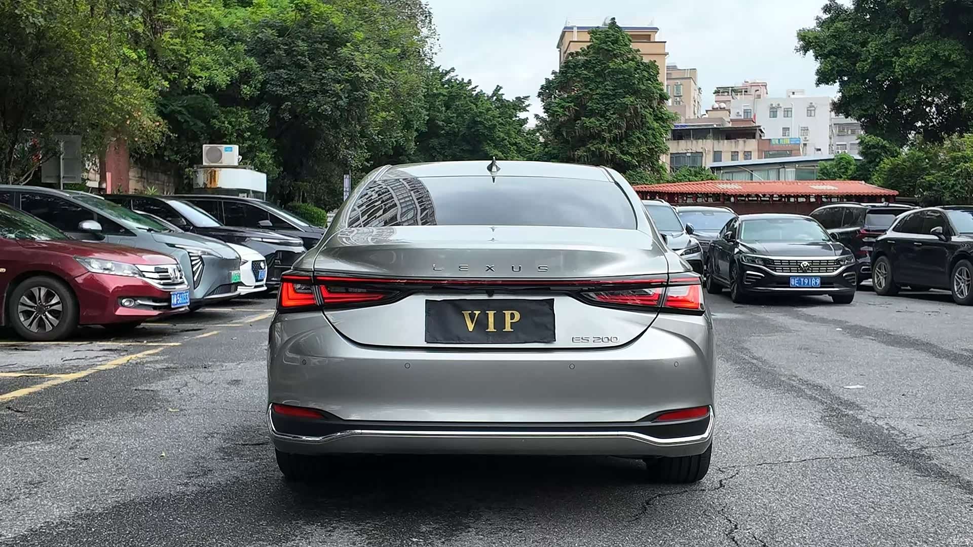Lexus ES, 2025 12