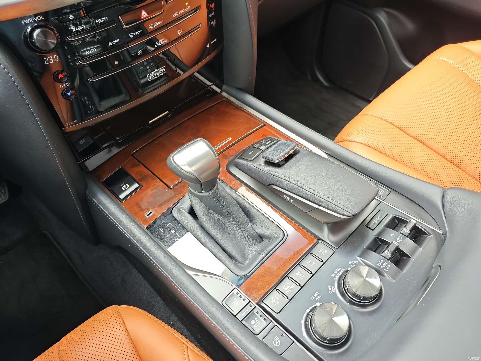 Lexus LX, 2016 12