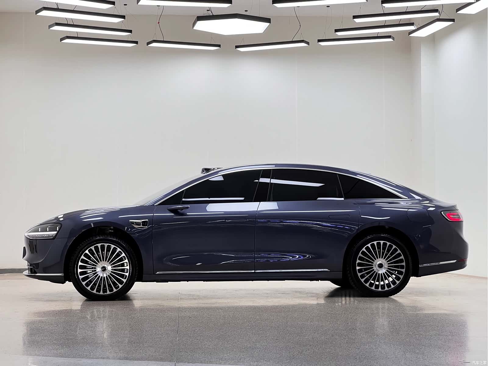 Stelato S9, 2025 4