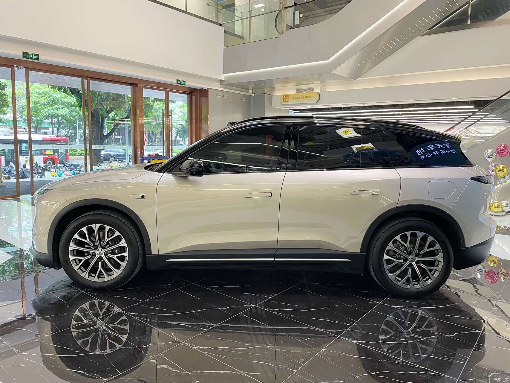 NIO ES6, 2023 4