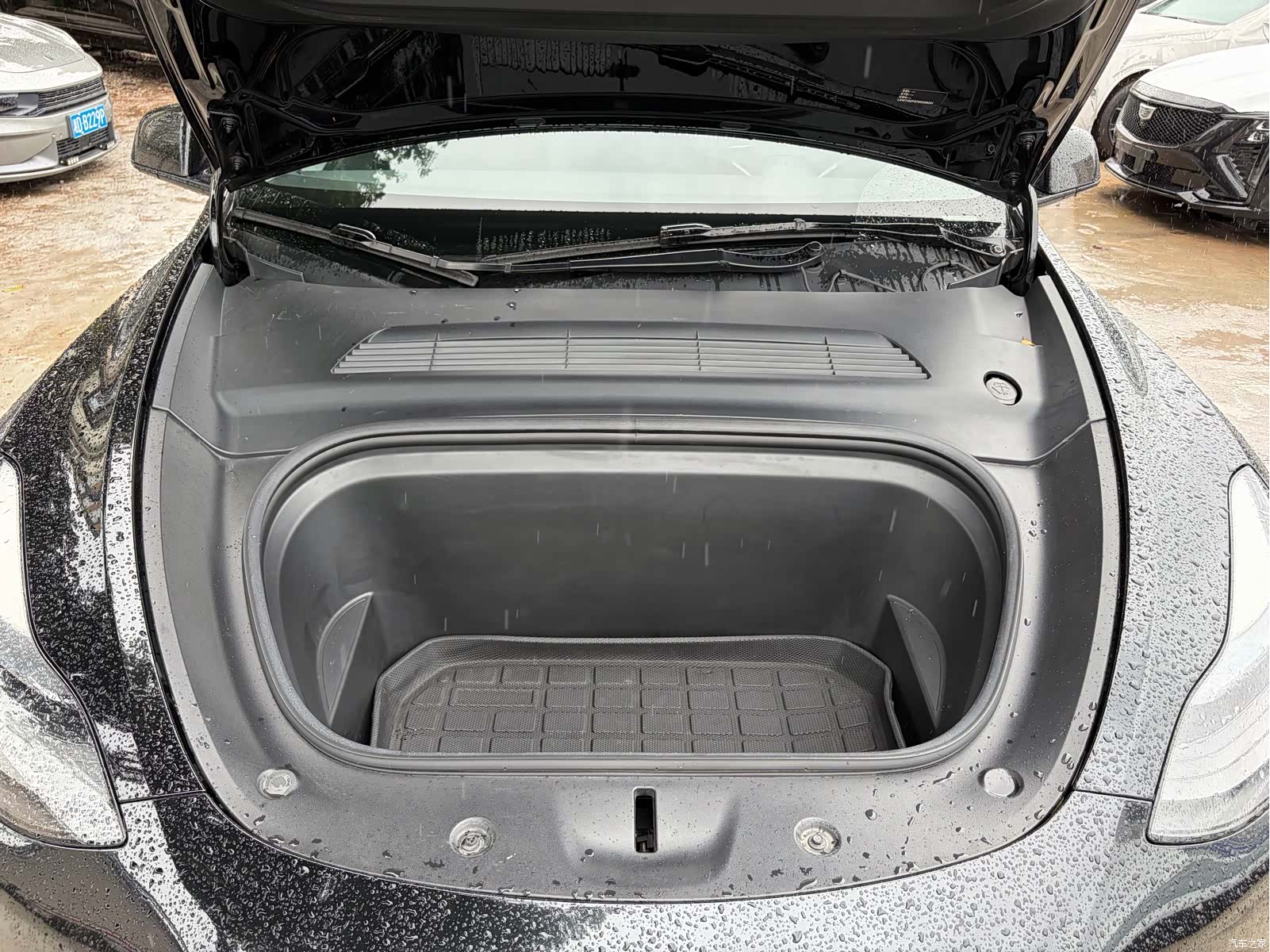 Tesla Model Y, 2022 22