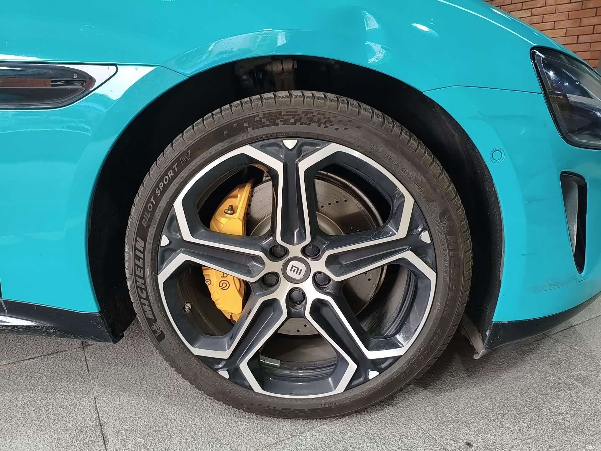 Xiaomi SU7, 2025 17