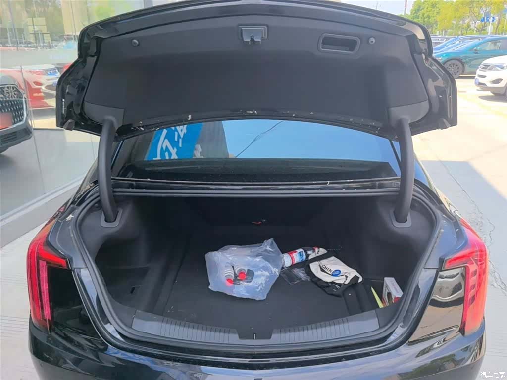 Cadillac CT5, 2023 19
