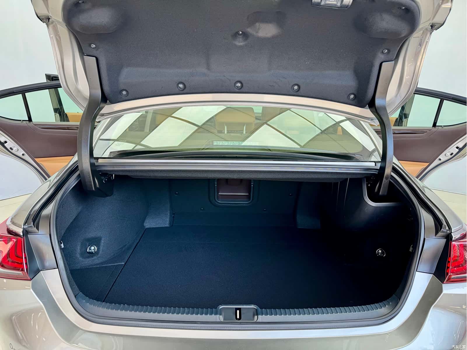 Lexus ES, 2021 24