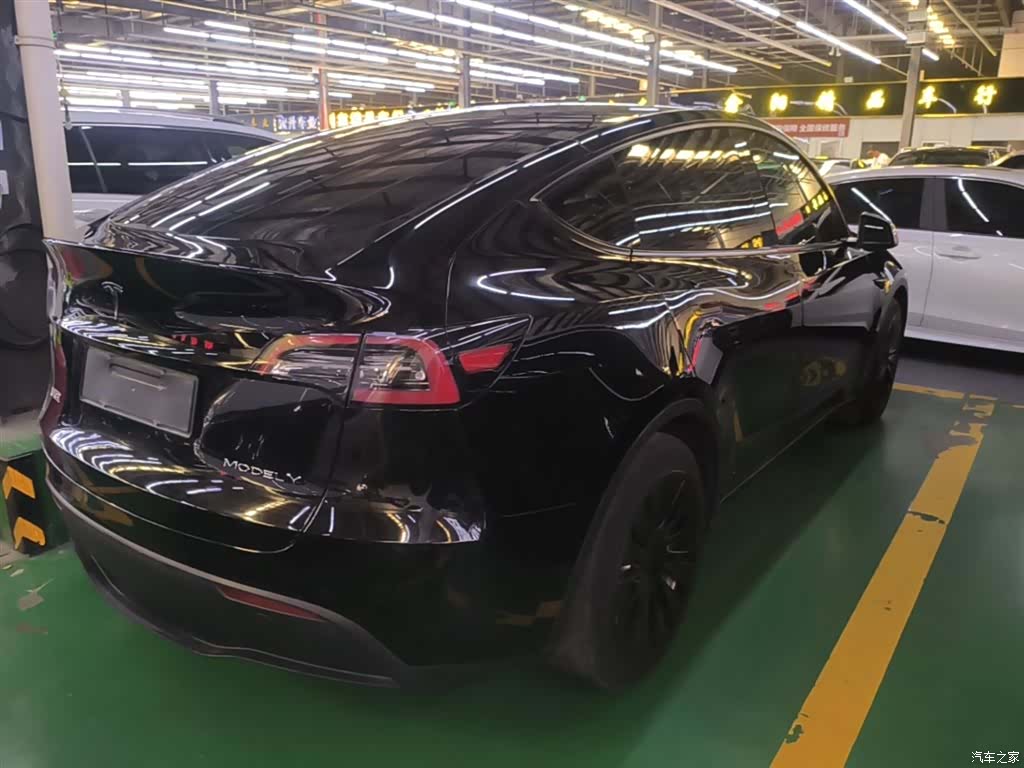 Tesla Model Y, 2023 7