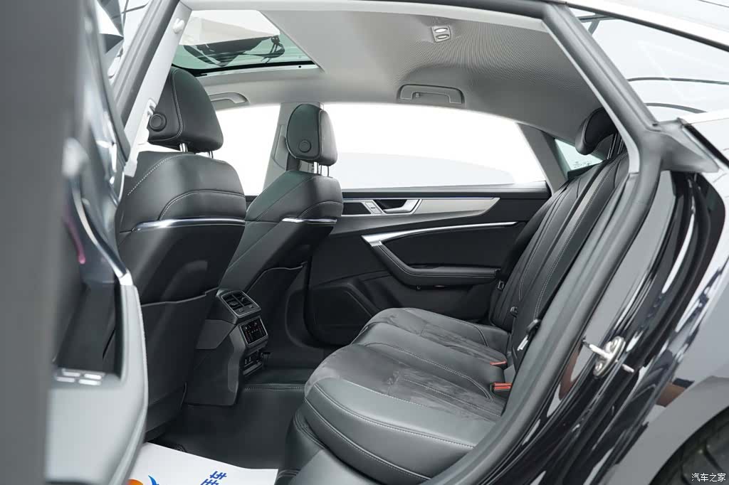 Audi A7L, 2024 11