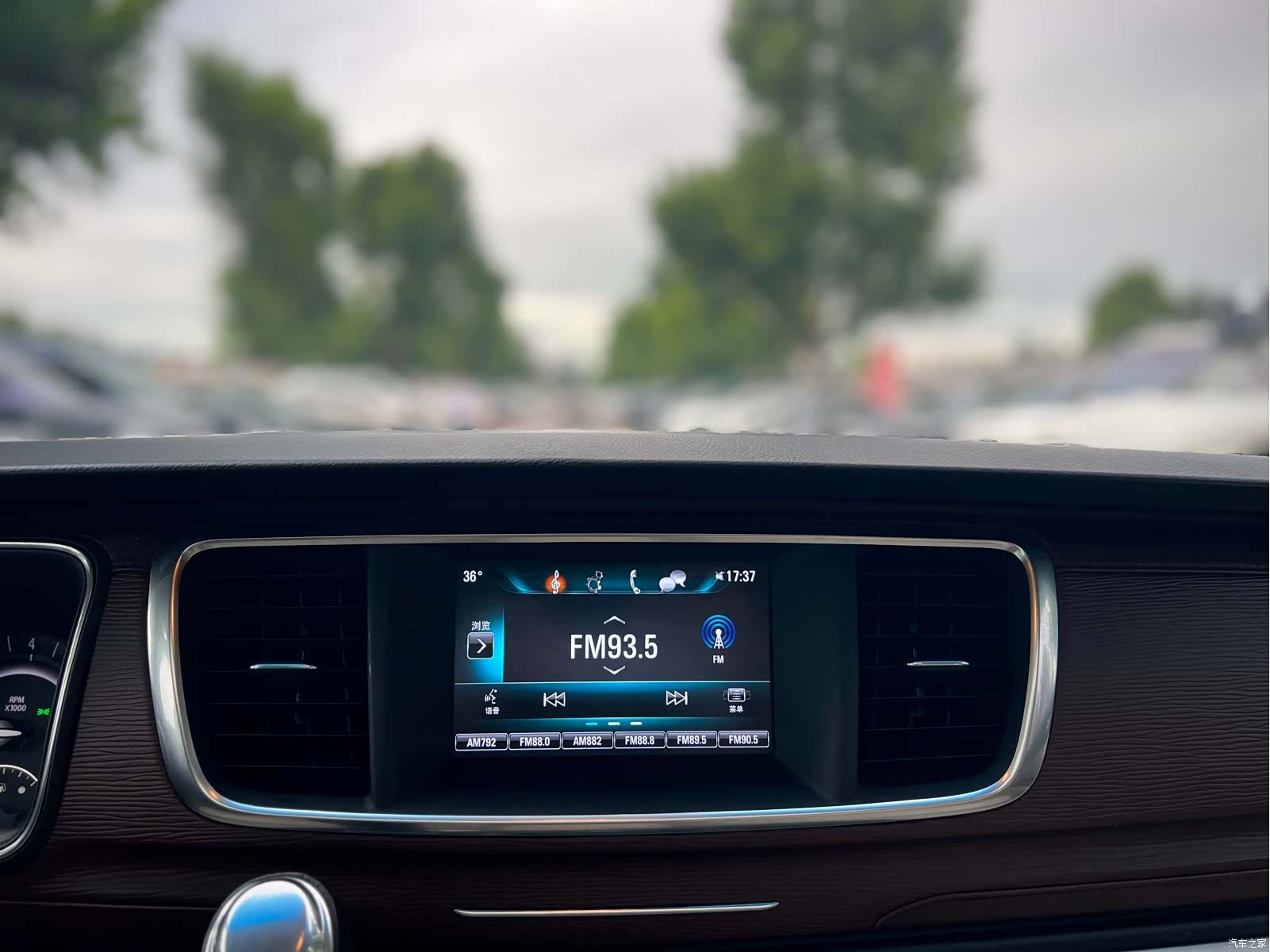 Buick GL8, 2020 13