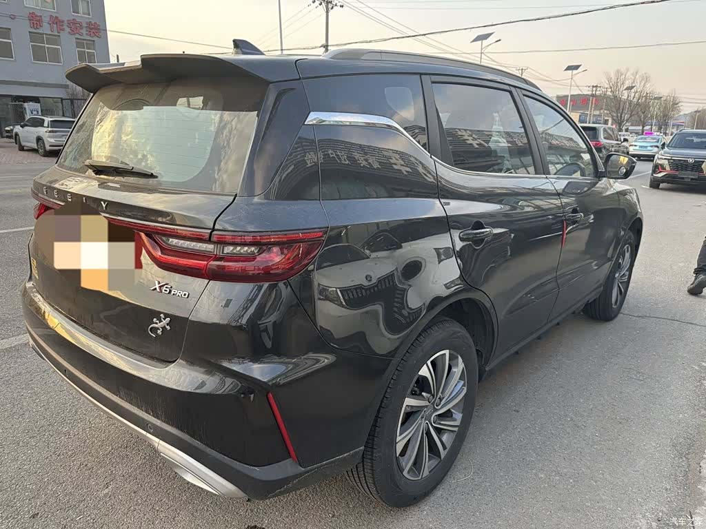 Geely X6, 2022 все фото