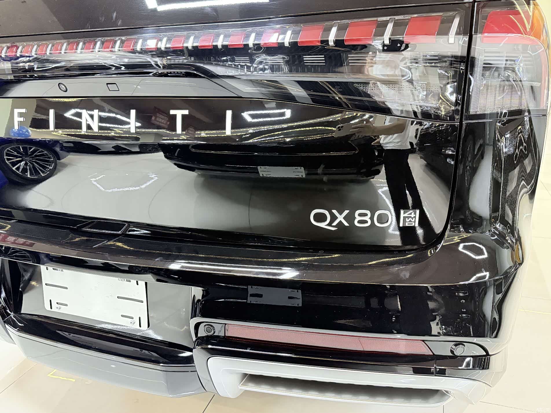 Infiniti QX80, 2025 9