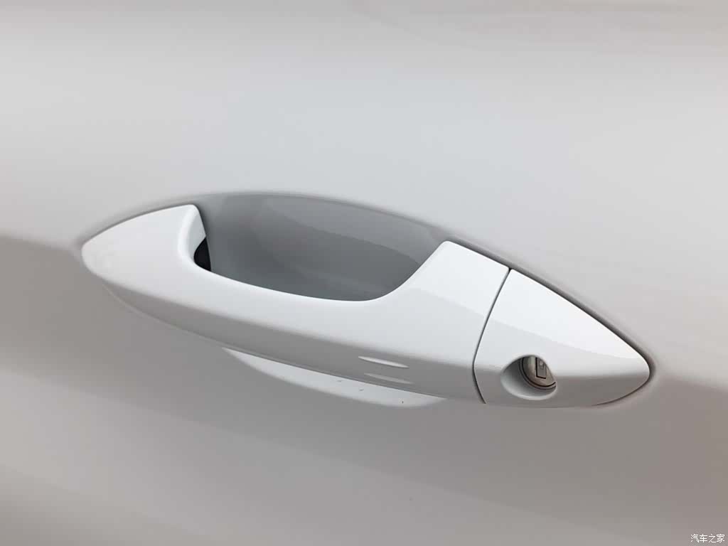 Geely Coolray, 2025 18