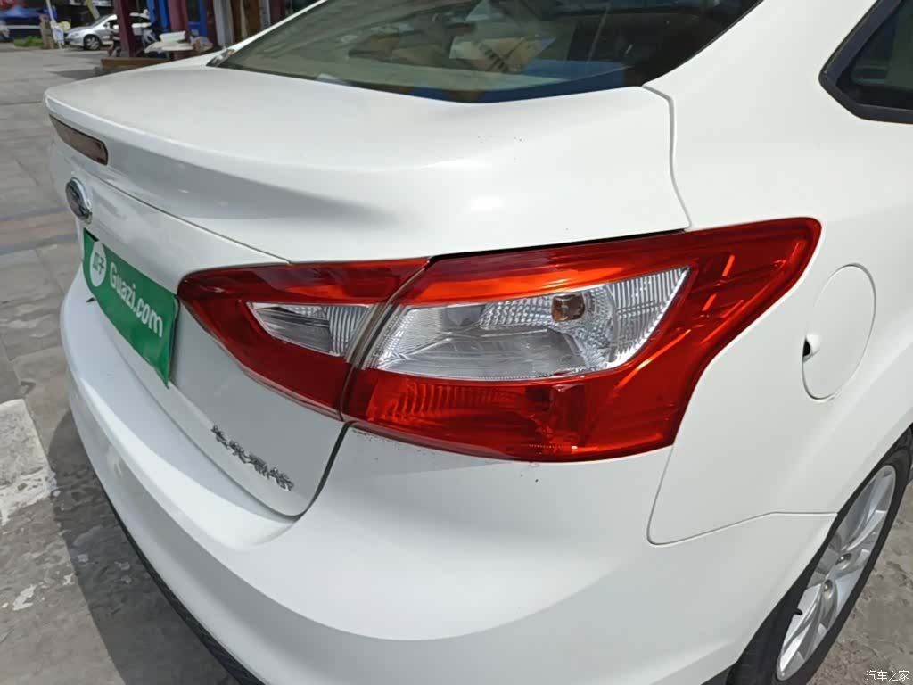 Ford Focus, 2015 8