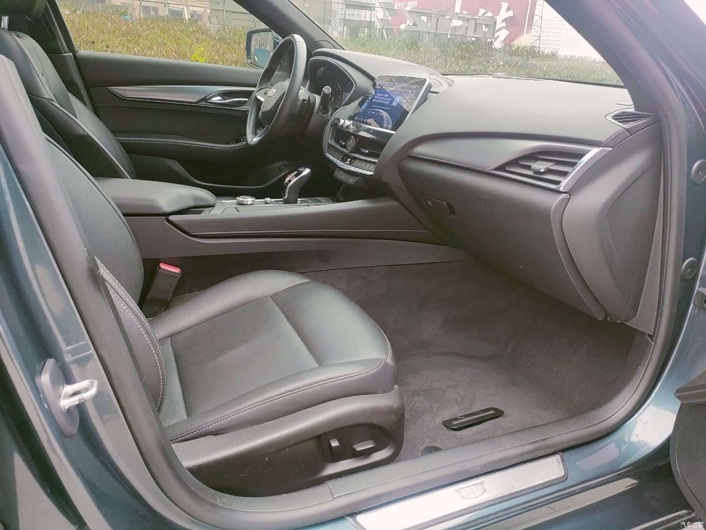 Cadillac CT5, 2022 27