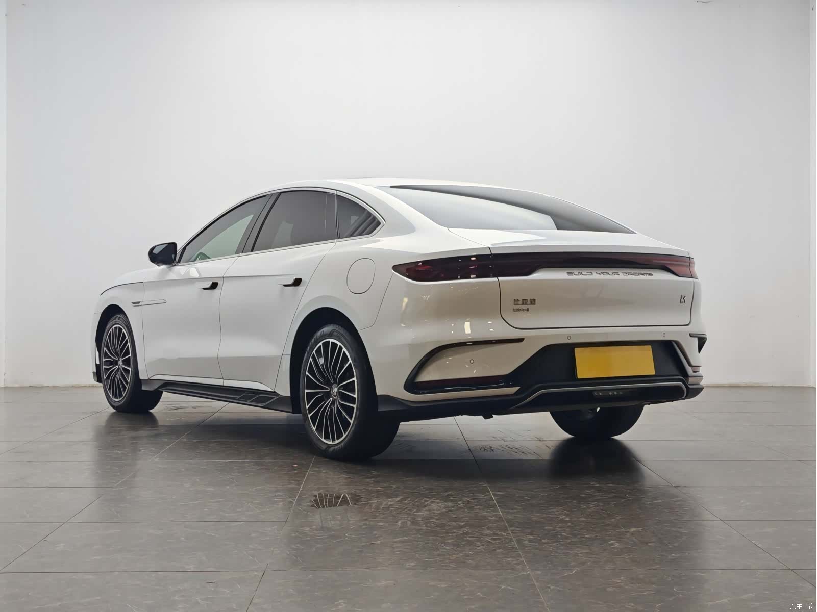 BYD Han, 2023 4
