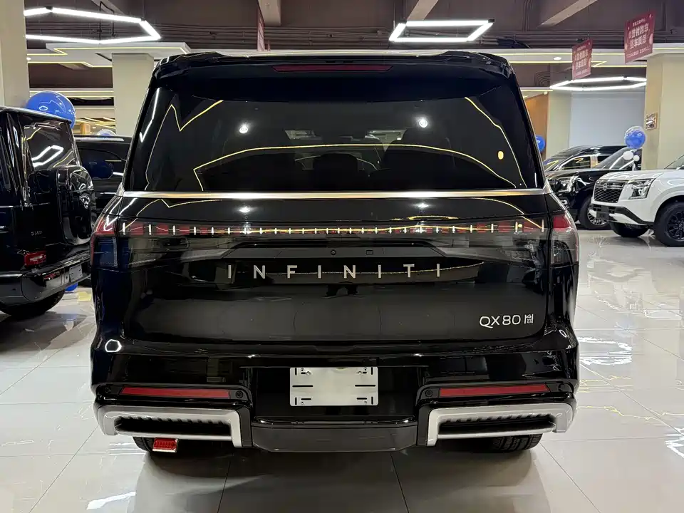 Infiniti QX80