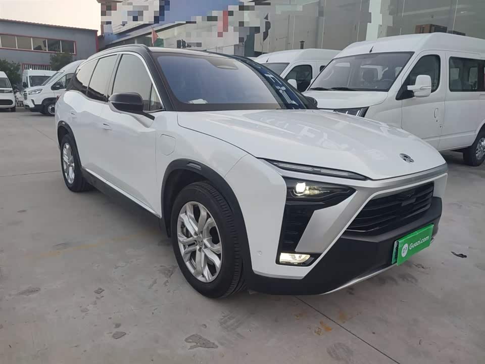 NIO ES8