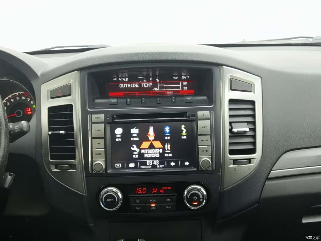 Mitsubishi Pajero, 2015 12