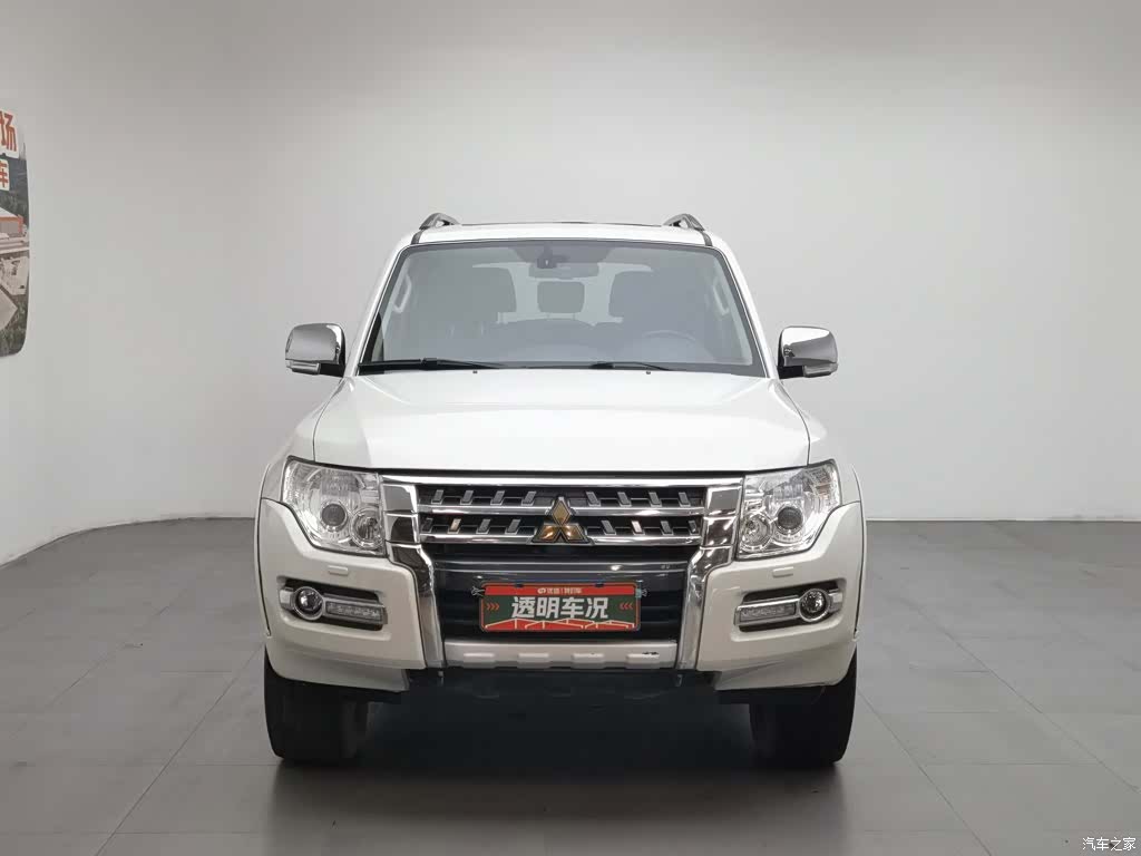 Mitsubishi Pajero, 2015 3
