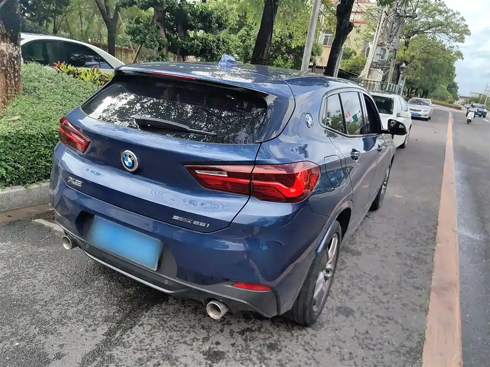 BMW X2