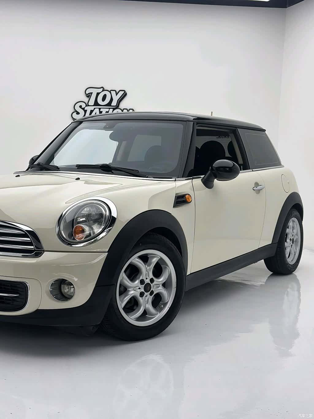 Mini Cooper, 2011 3