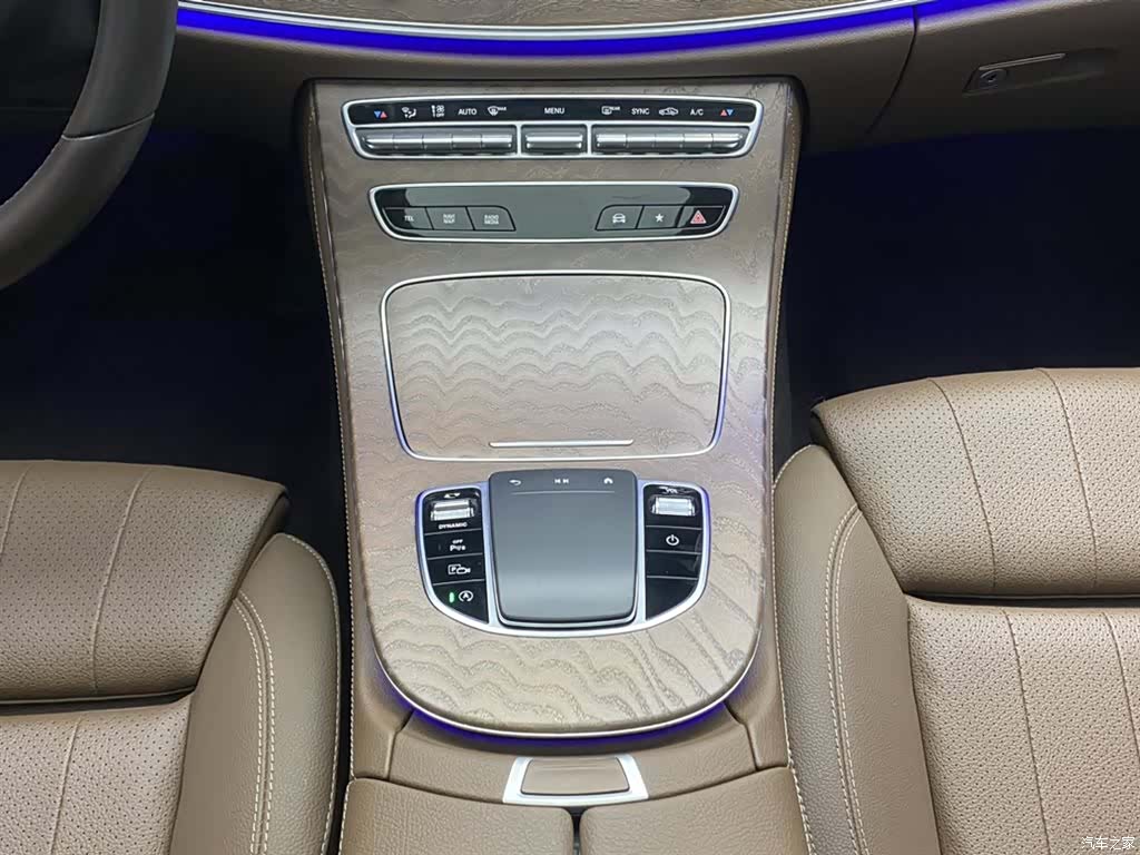 Mercedes-Benz E-Class, 2023 28