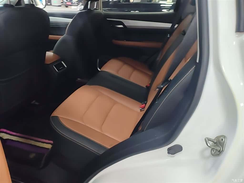 Geely X6, 2020 13