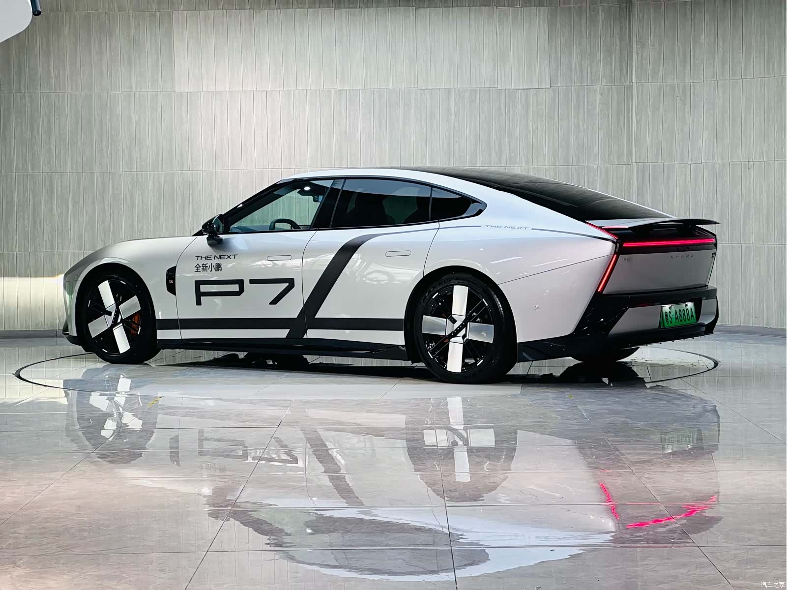 Xpeng P7, 2025 все фото