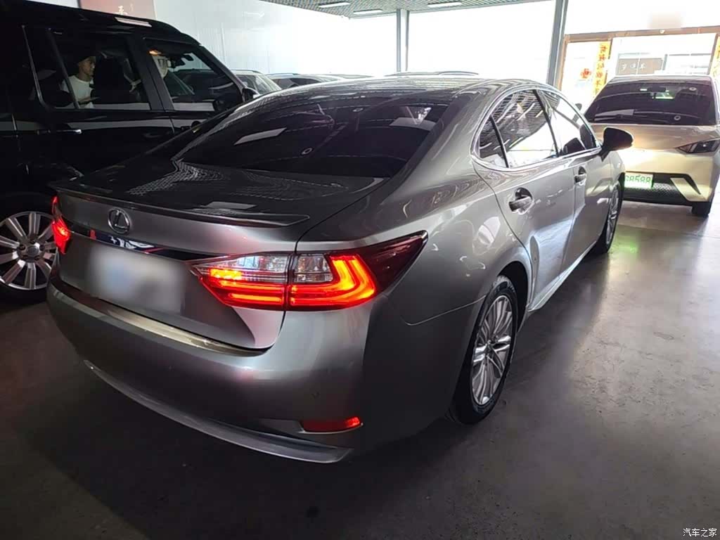 Lexus ES, 2018 7