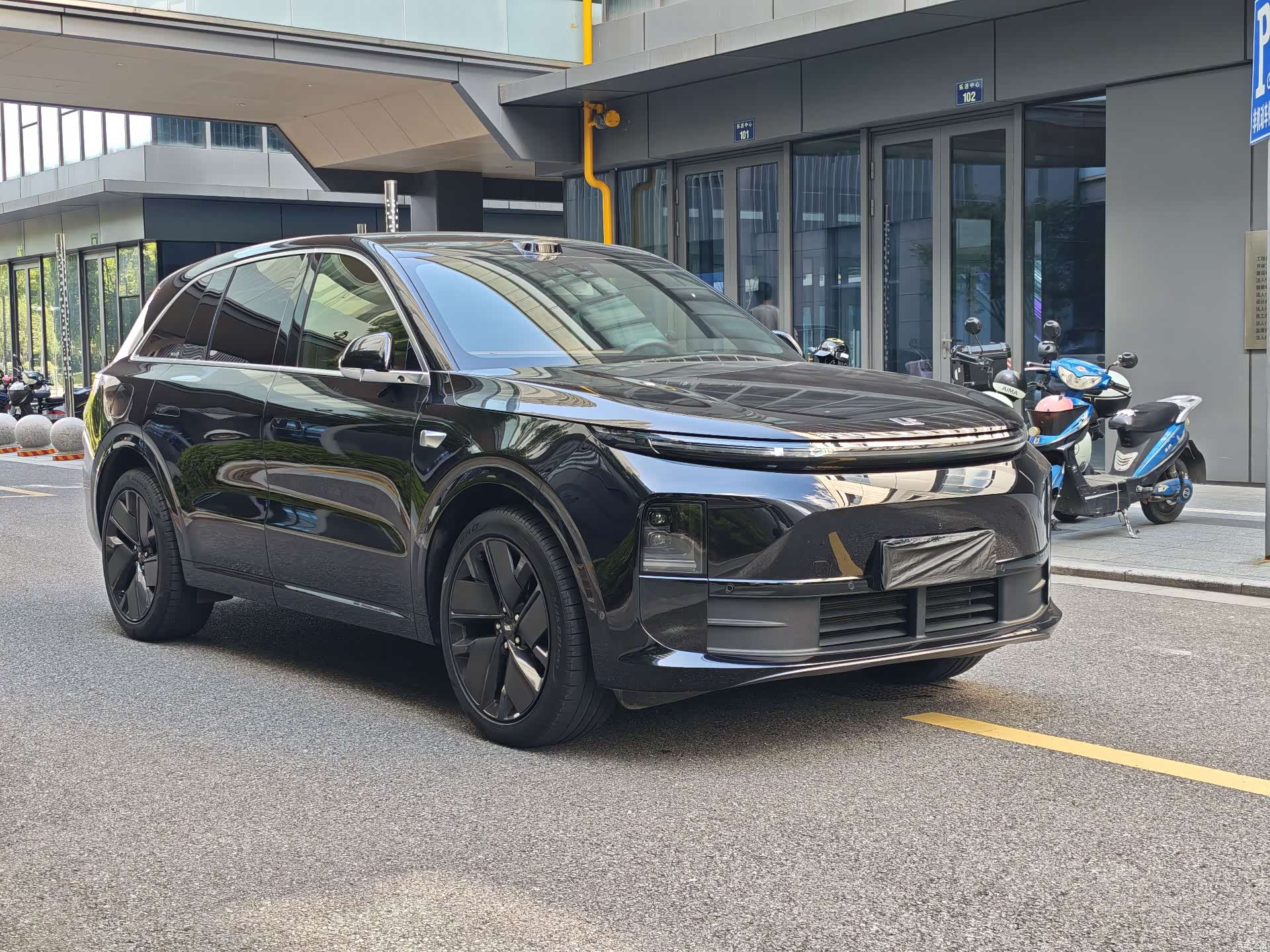 Li Auto L6, 2025 3