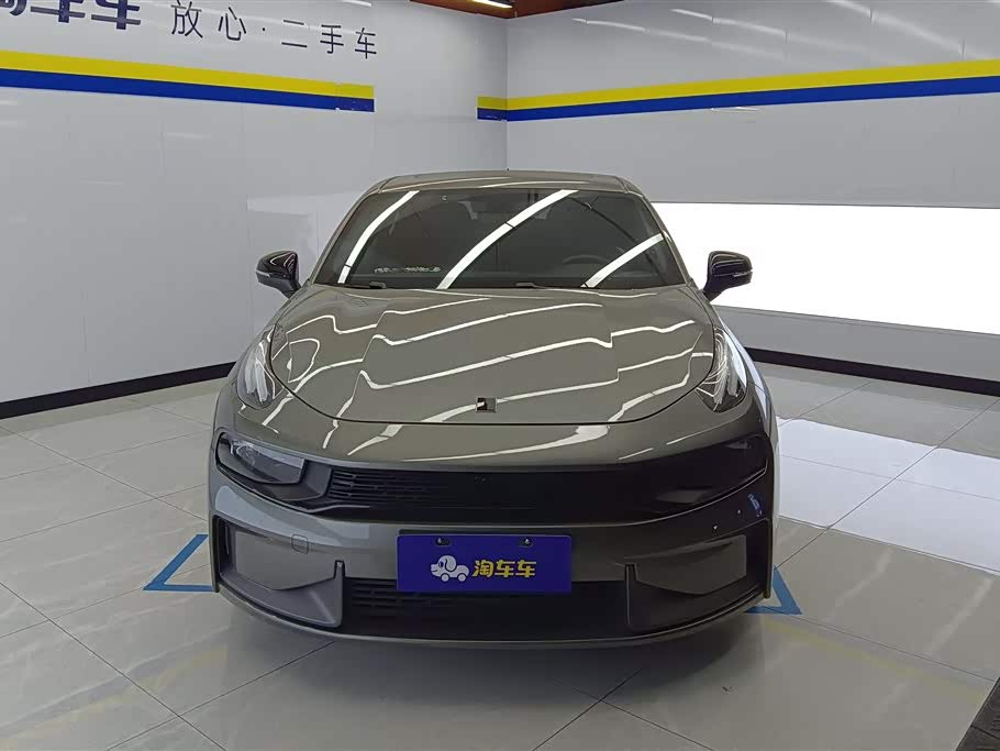 Lynk & Co 03