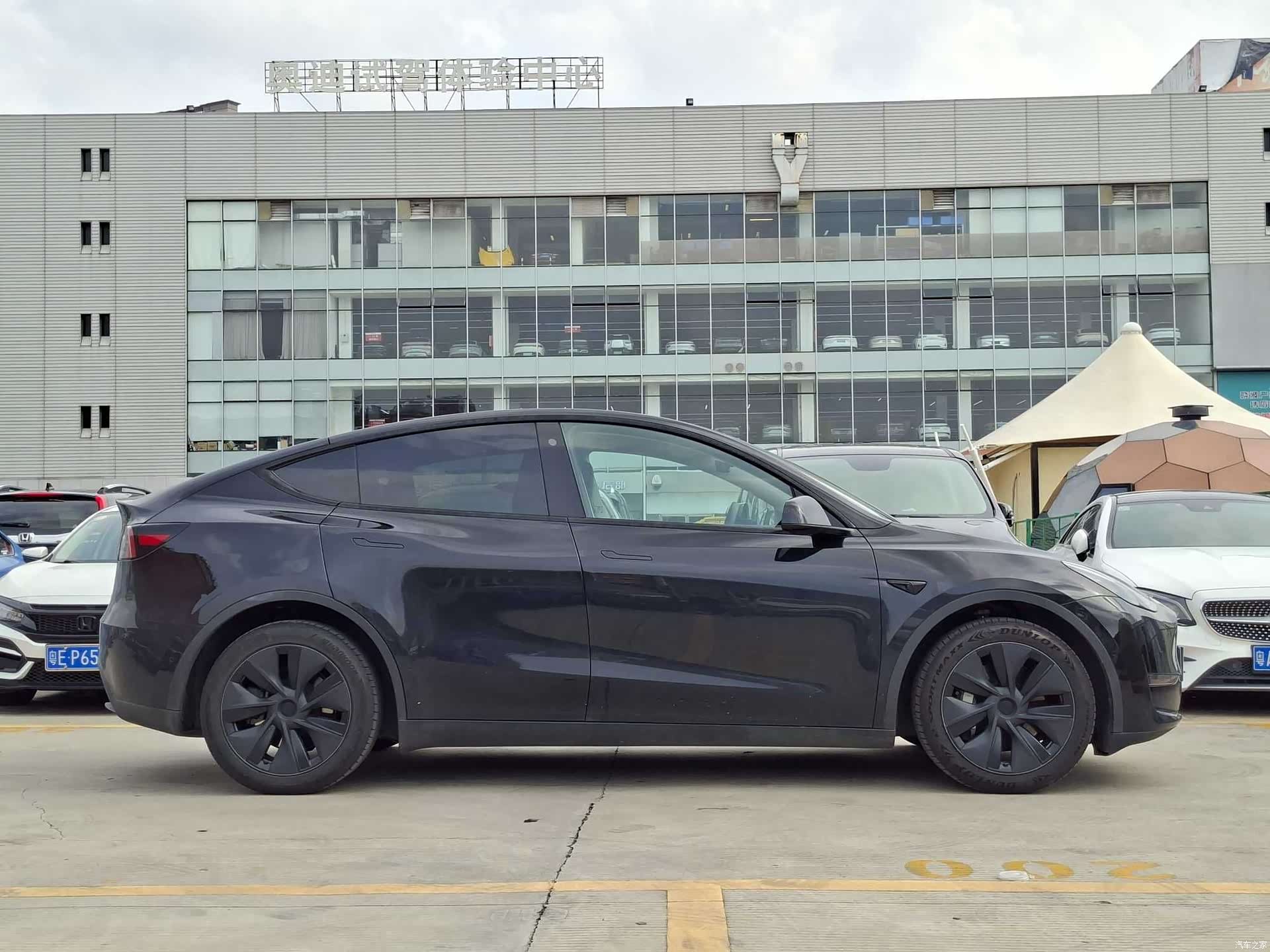 Tesla Model Y, 2024 6