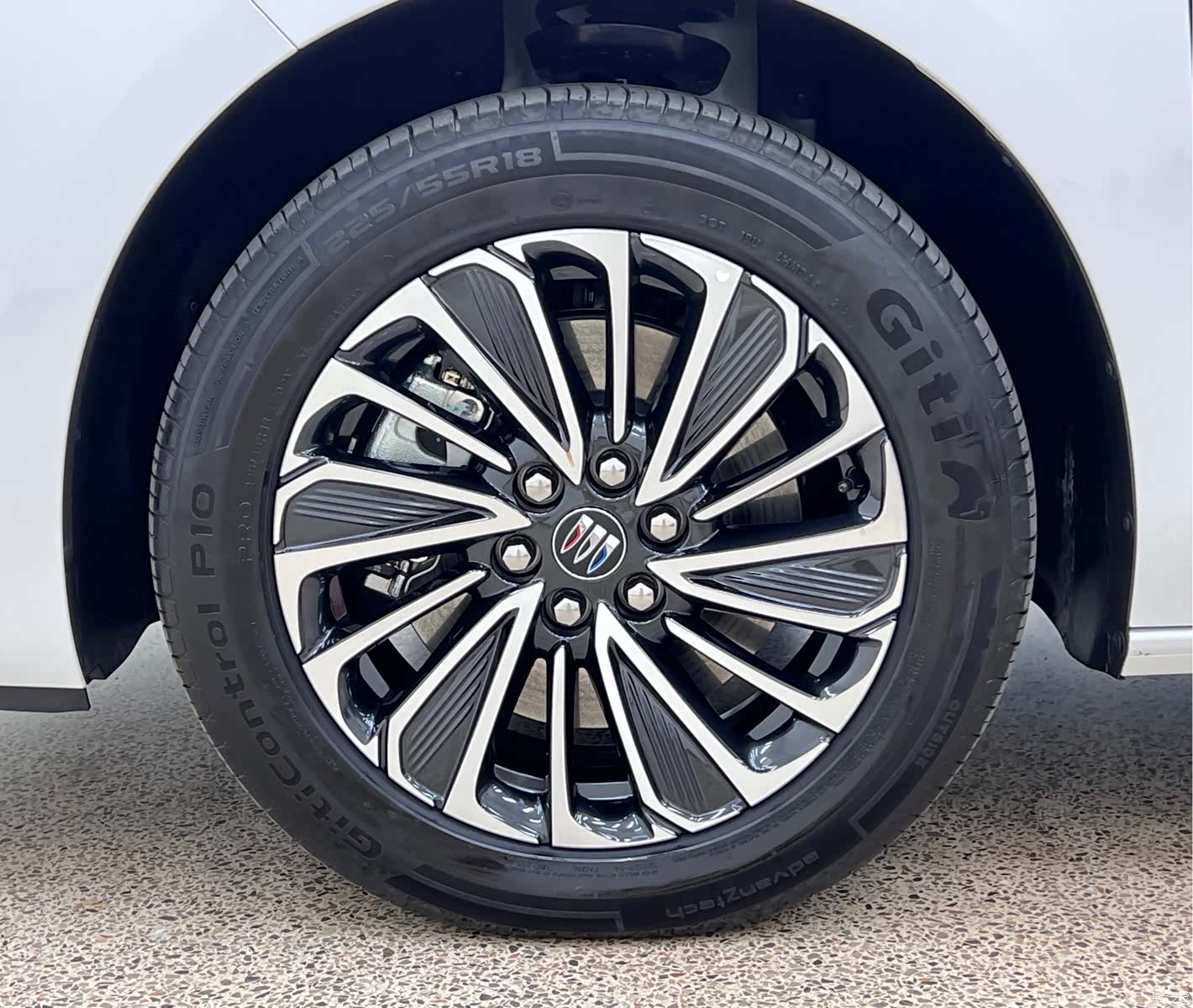 Buick GL8, 2025 9